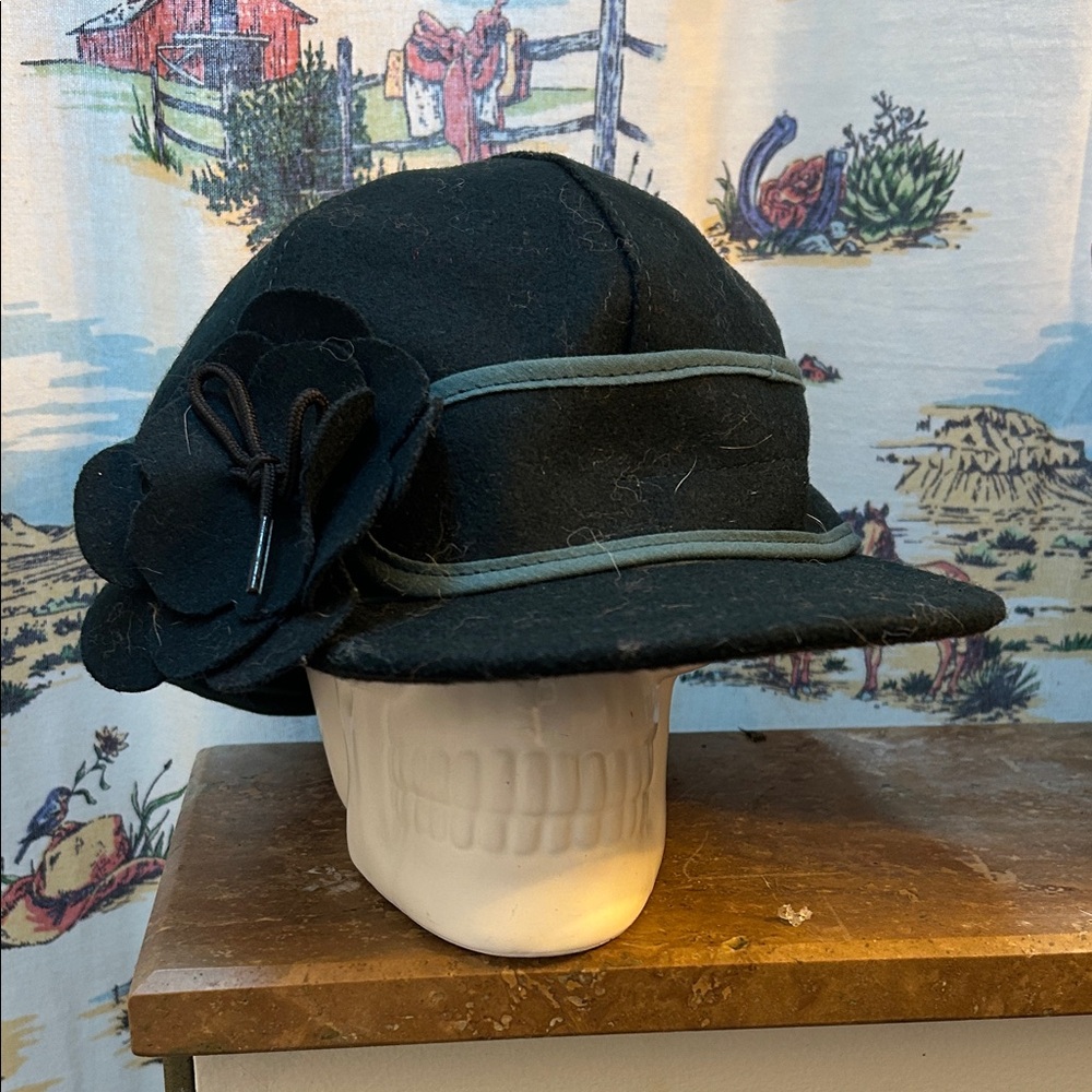 Stormy Kromer Hat with Embroidered Detail